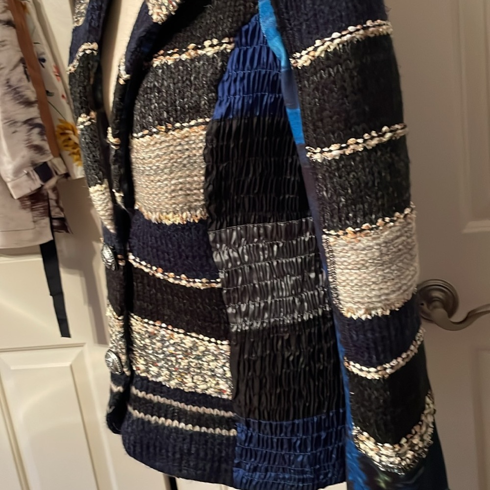 LULU-H jacket - Picture 2 of 8